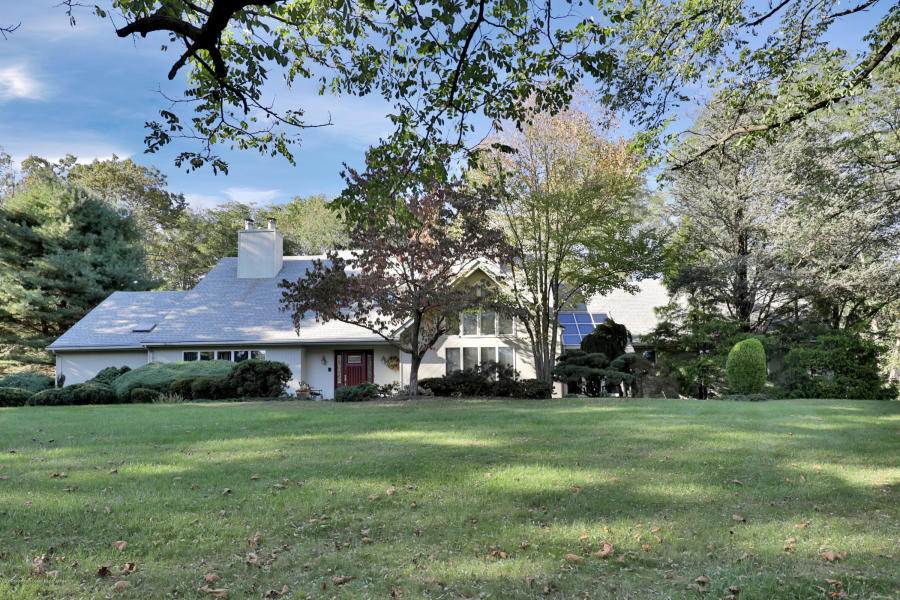 22 Sunrise Circle, Holmdel, NJ