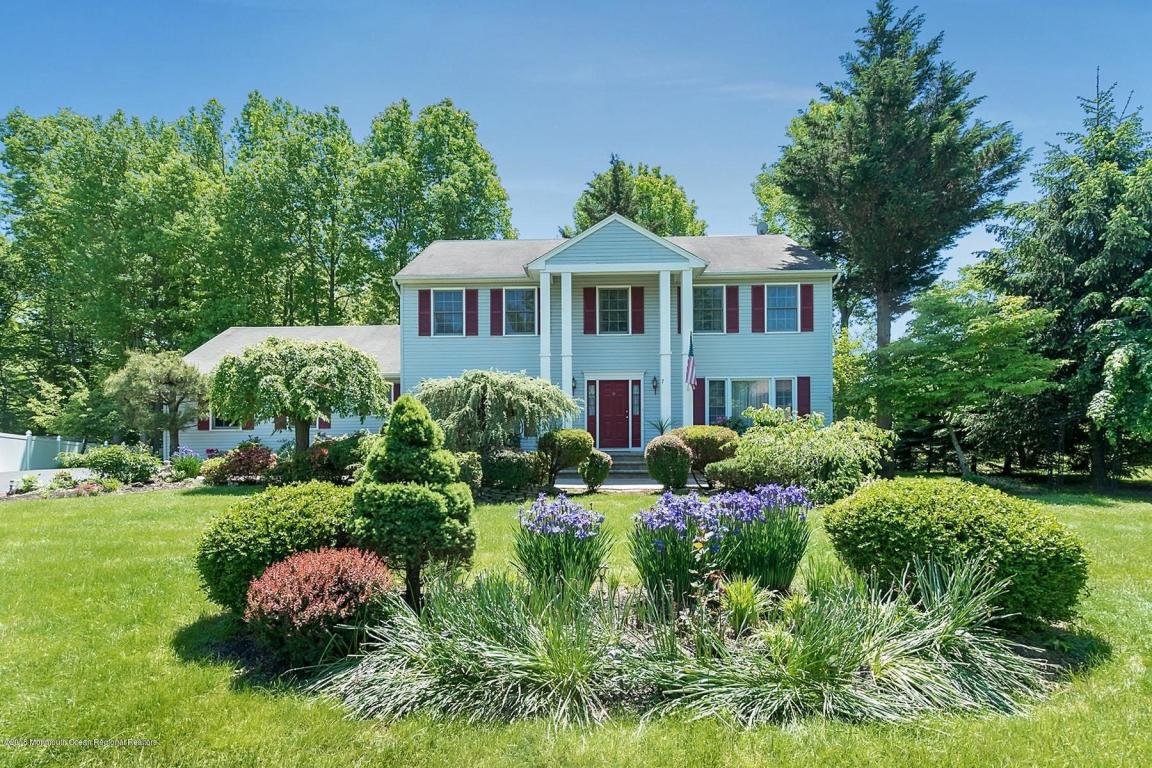 7 Orion Ct, Matawan